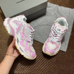 balenciaga ayakkabi runner sneakers beyaz pembe yeni sezon