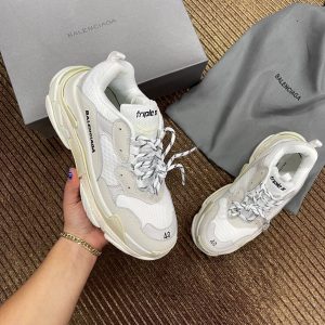 balenciaga ayakkabi triple s beyaz