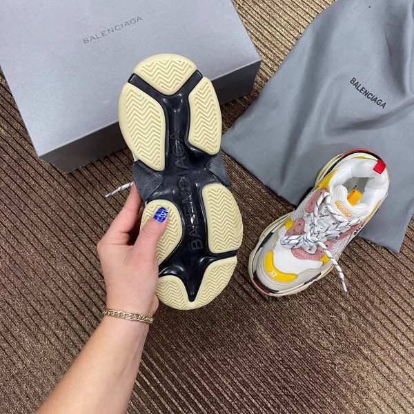 balenciaga ayakkabi triple s beyaz pembe sari