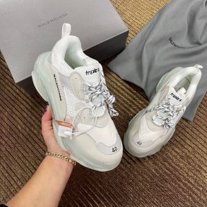 balenciaga ayakkabi triple s beyaz seffaf taban