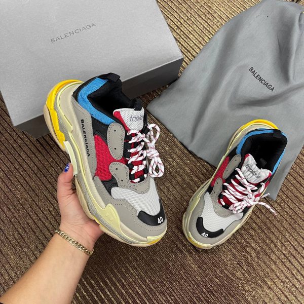 balenciaga ayakkabi triple s erkek gri vizon kirmizi