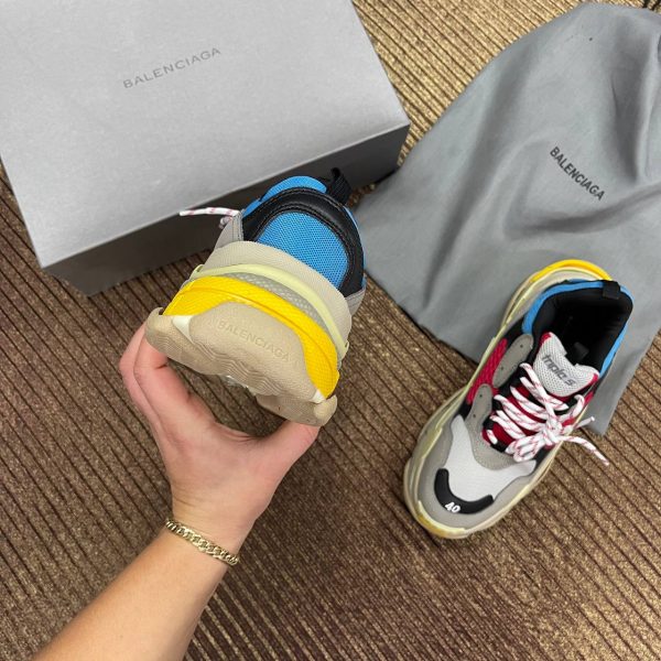 balenciaga ayakkabi triple s erkek gri vizon kirmizi