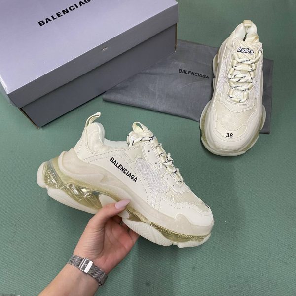 balenciaga ayakkabi triple s kadinsneakers beyaz krem seffaf taban