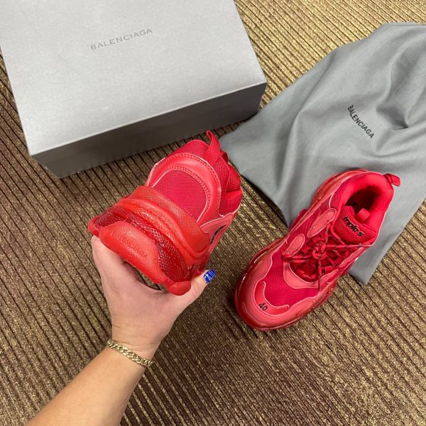 balenciaga ayakkabi triple s kirmizi seffaf taban