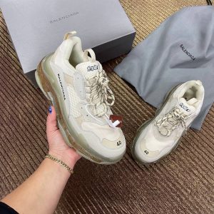 balenciaga ayakkabi triple s krem bal rengi seffaf taban
