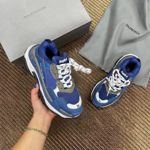 balenciaga ayakkabi triple s lacivert beyaz