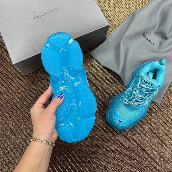 balenciaga ayakkabi triple s mavi seffaf taban