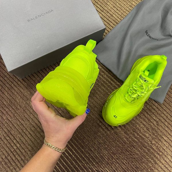 balenciaga ayakkabi triple s neon yesil seffaf taban