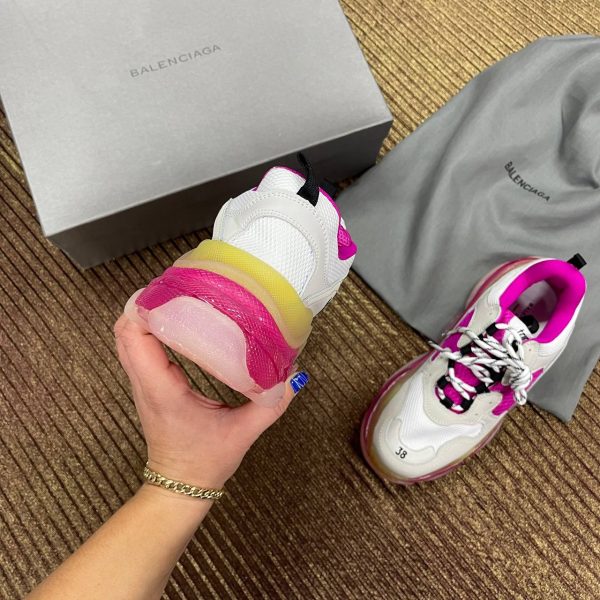 balenciaga ayakkabi triple s pembe beyaz seffaf taban