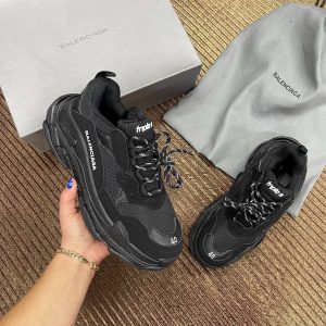 balenciaga ayakkabi triple s siyah