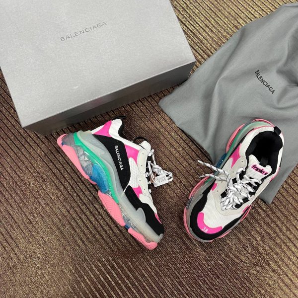 balenciaga ayakkabi triple s siyah pembe seffaf taban