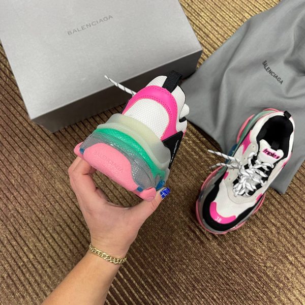 balenciaga ayakkabi triple s siyah pembe seffaf taban