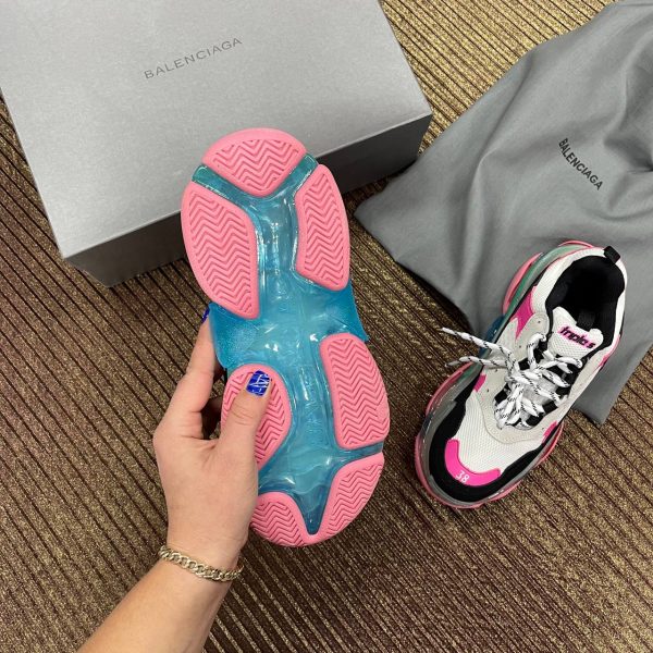 balenciaga ayakkabi triple s siyah pembe seffaf taban