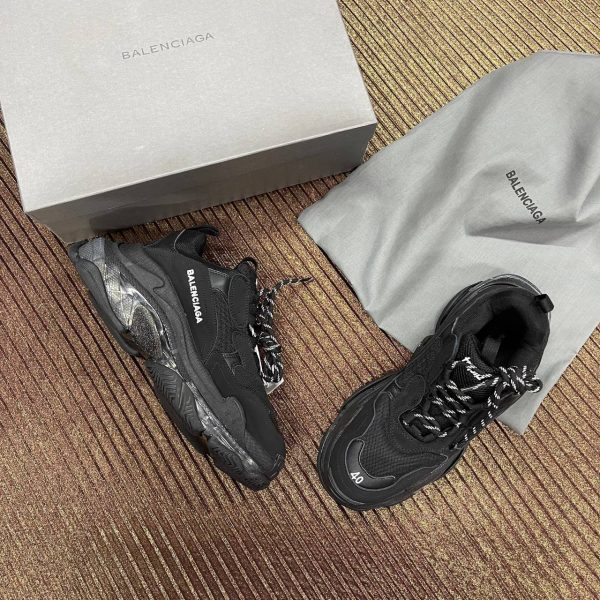 balenciaga ayakkabi triple s siyah seffaf taban