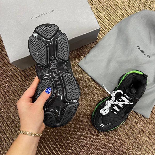 balenciaga ayakkabi triple s siyah yesil seffaf taban