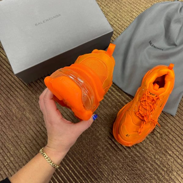 balenciaga ayakkabi triple s turuncu seffaf taban
