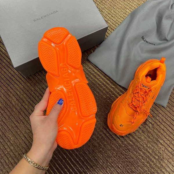 balenciaga ayakkabi triple s turuncu seffaf taban