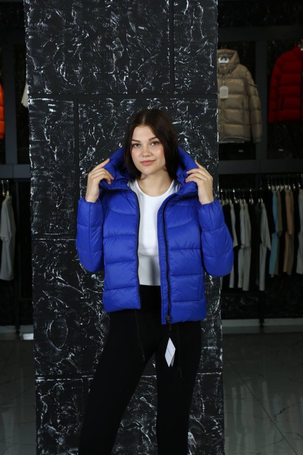 balenciaga mont mavi arkasi yazili kapusonlu