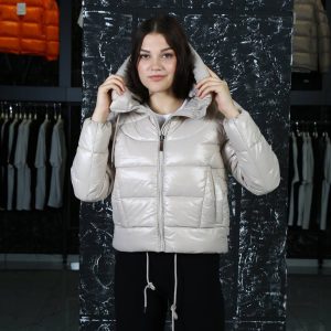balenciaga mont vizon arkasi yazili kapusonlu