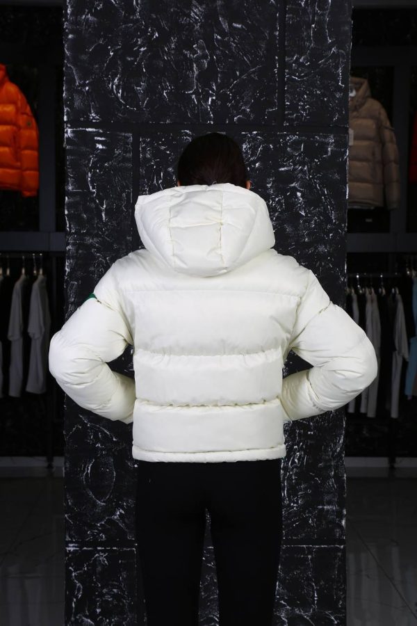 bottega veneta mont beyaz classic arkasi yazili kapusonlu