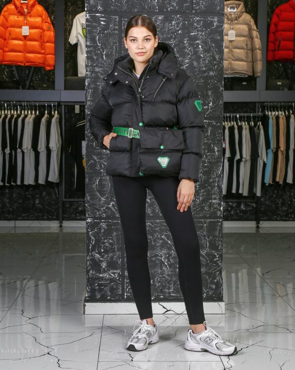 bottega veneta mont siyah kemerli canta detayli kapusonlu