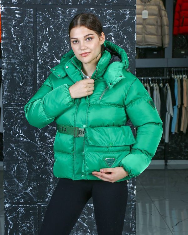bottega veneta mont yesil kemerli canta detayli kapusonlu