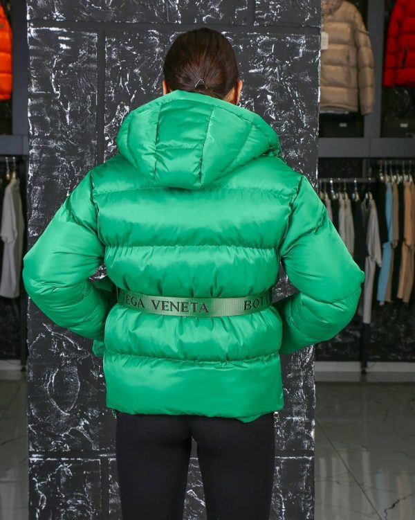 bottega veneta mont yesil kemerli canta detayli kapusonlu