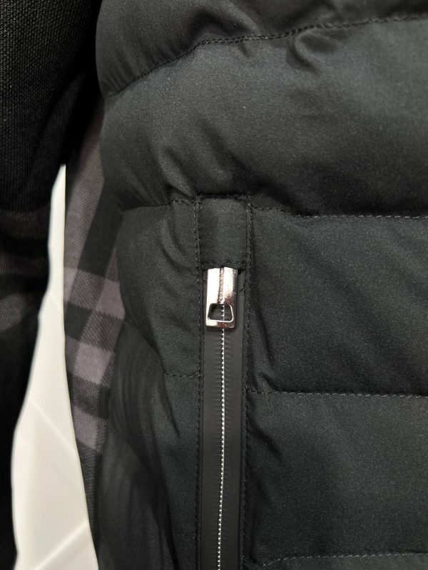 burberry mont siyah ekose triko detay