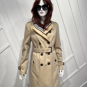 burberry mont trenckot classic yakasi logo detayli