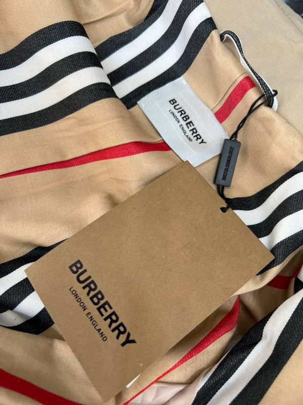 burberry mont trenckot classic yakasi logo detayli
