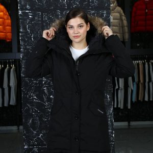 canada goose mont siyah kapusonlu tilki tuyu