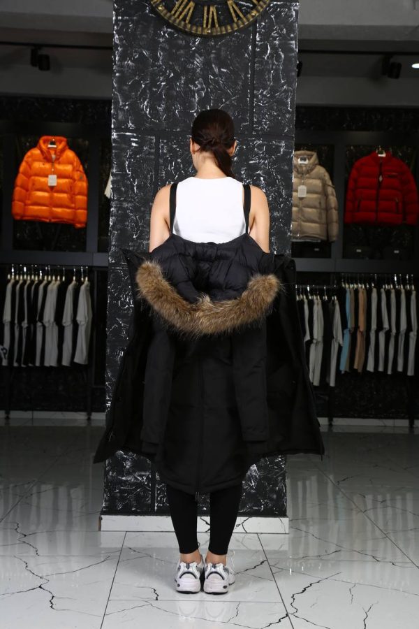 canada goose mont siyah kapusonlu tilki tuyu