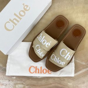 chloe terlik bej beyaz yazili woody logo