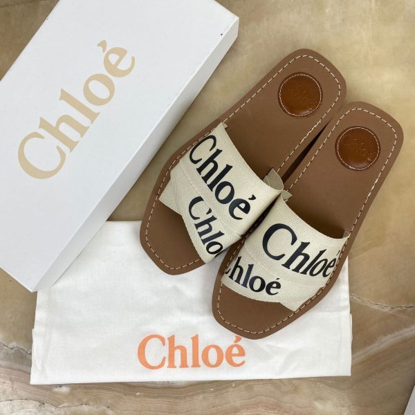 chloe terlik bej siyah yazili woody logo