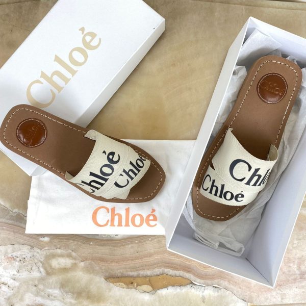 chloe terlik bej siyah yazili woody logo