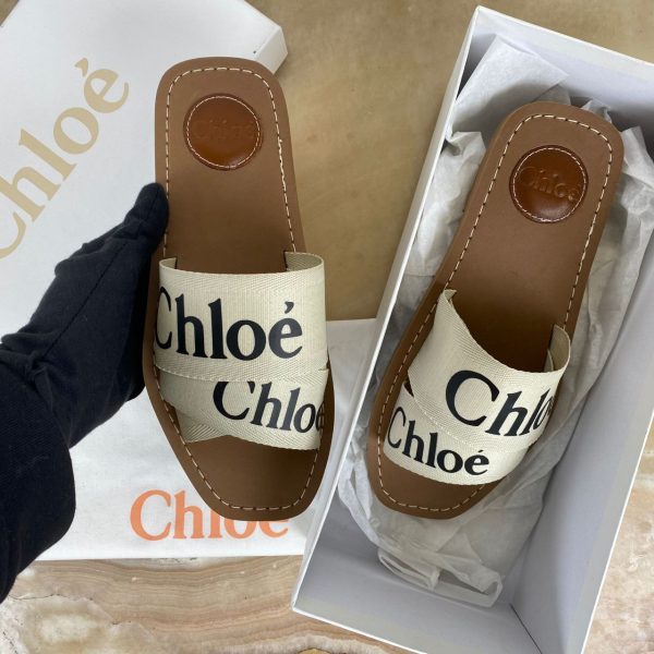 chloe terlik bej siyah yazili woody logo