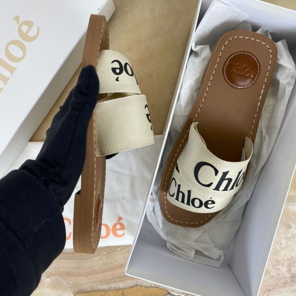 chloe terlik bej siyah yazili woody logo