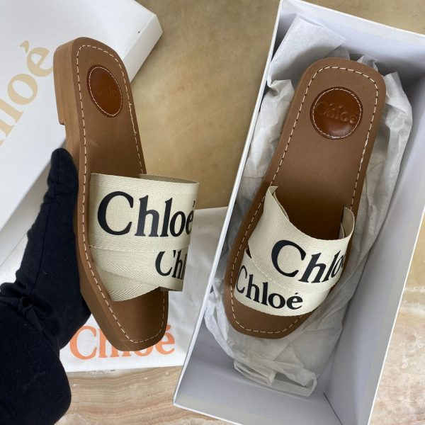 chloe terlik bej siyah yazili woody logo