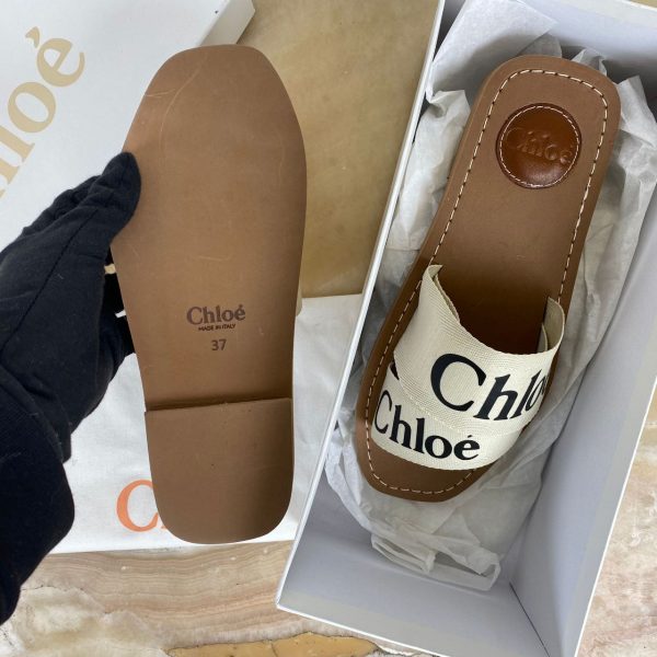 chloe terlik bej siyah yazili woody logo
