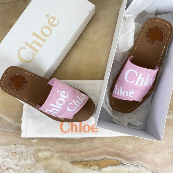 chloe terlik beyaz pembe yazili woody logo