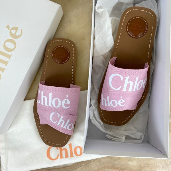 chloe terlik beyaz pembe yazili woody logo