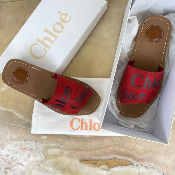 chloe terlik kirmizi siyah yazili woody logo