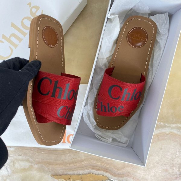 chloe terlik kirmizi siyah yazili woody logo