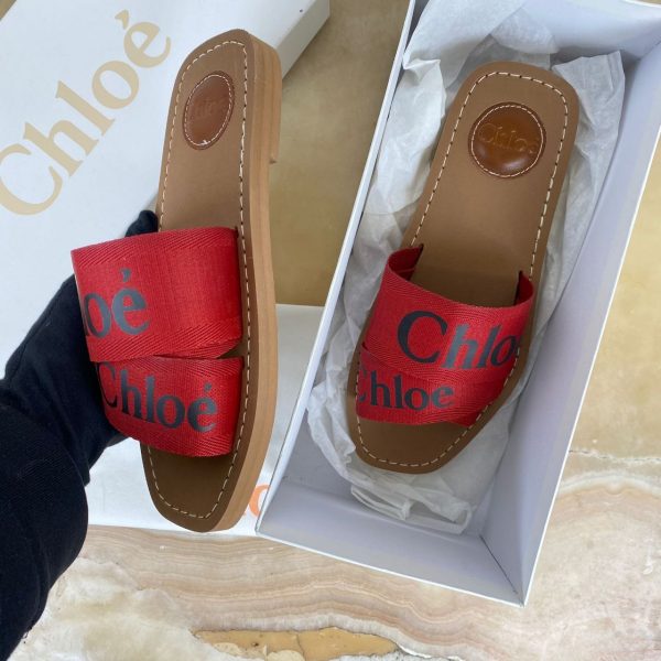 chloe terlik kirmizi siyah yazili woody logo