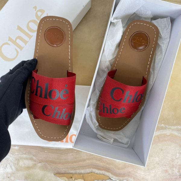 chloe terlik kirmizi siyah yazili woody logo