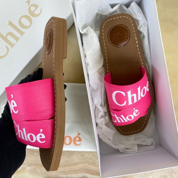 chloe terlik pembe beyaz yazili woody logo