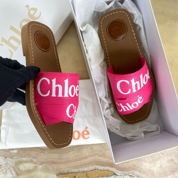 chloe terlik pembe beyaz yazili woody logo