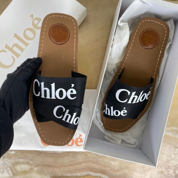 chloe terlik siyah beyaz yazili woody logo