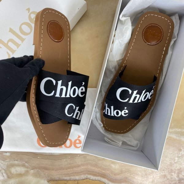 chloe terlik siyah beyaz yazili woody logo