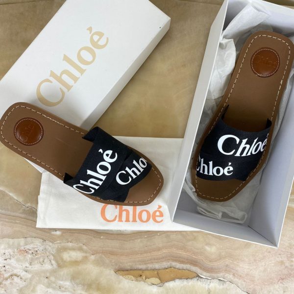 chloe terlik siyah beyaz yazili woody logo